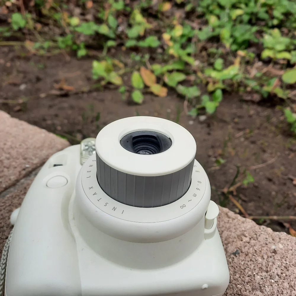 Fujifilm Instax Mini 8 Instant Camera White Turns On Not Working Parts ONLY!!!